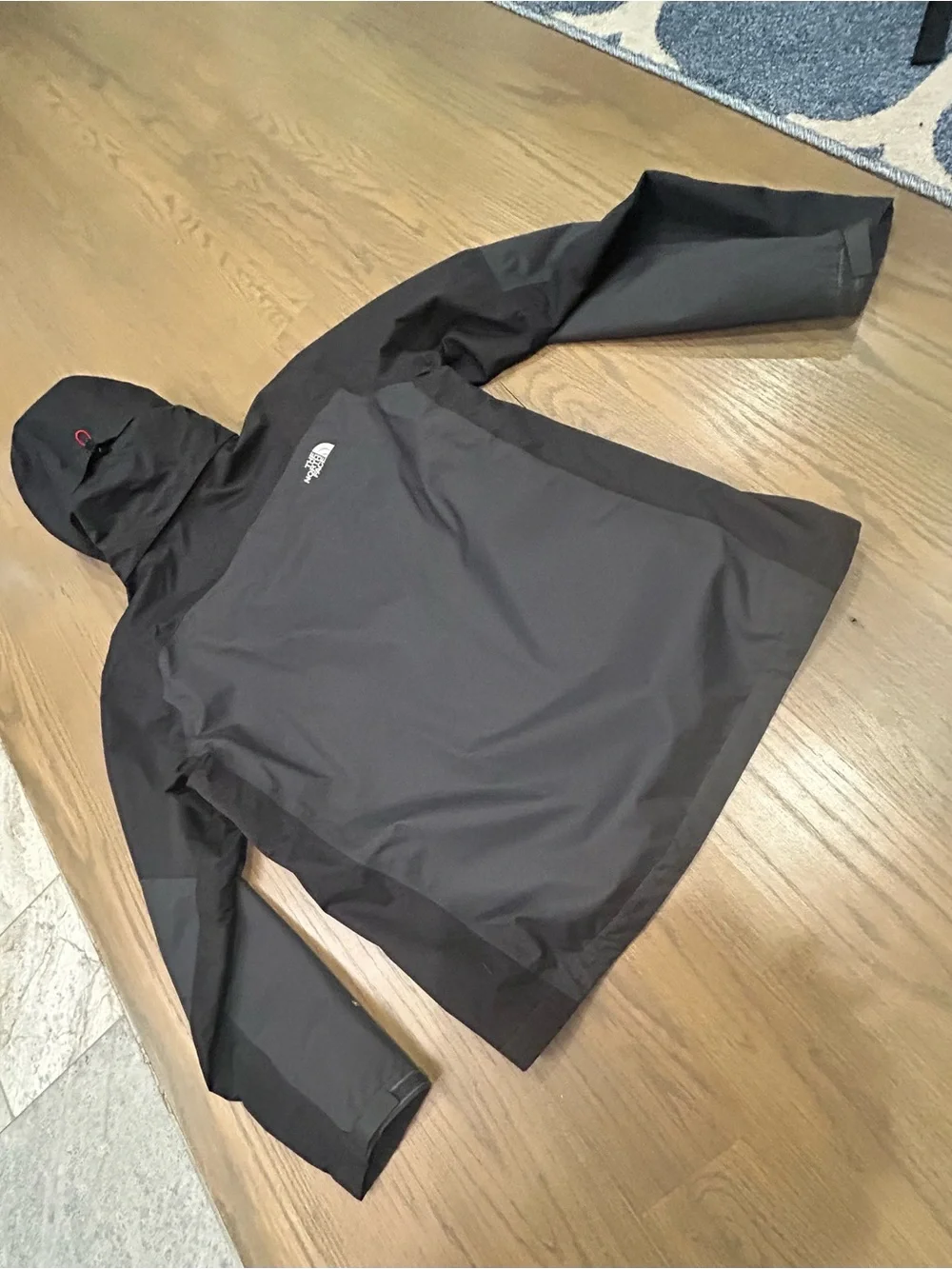 The North Face HyVent Men’s Medium Black Dark Gray Hooded Waterproof Jacket